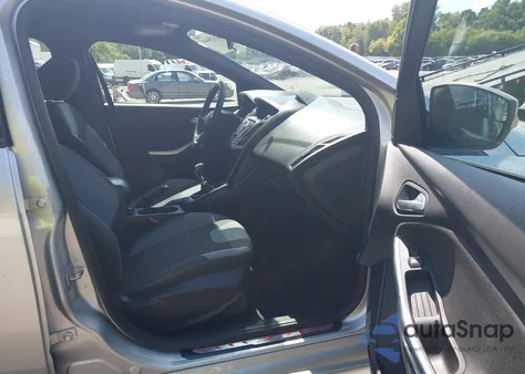 2014 Ford Focus St из США, поврежденный, VIN 1FADP3L94EL365639